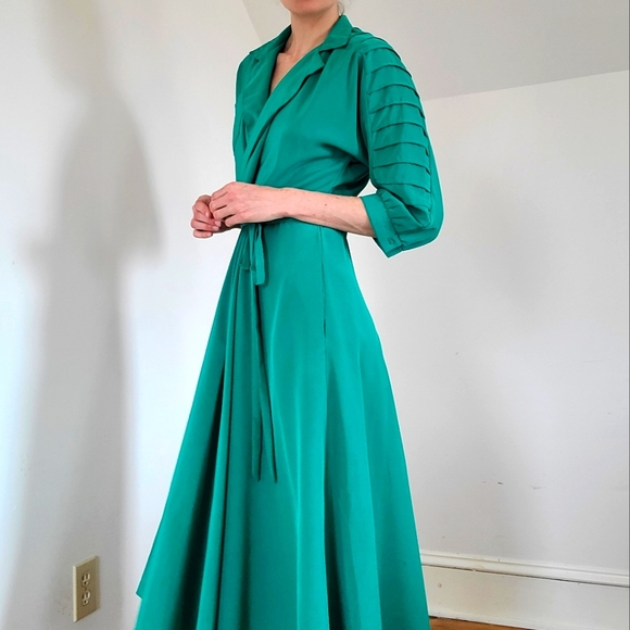 Vintage Dresses & Skirts - RARE VINTAGE - Mid length dress